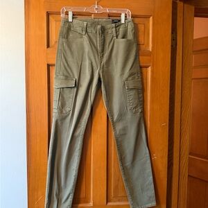 Vince Green Cargo Jumpsuit with Durable Cotton